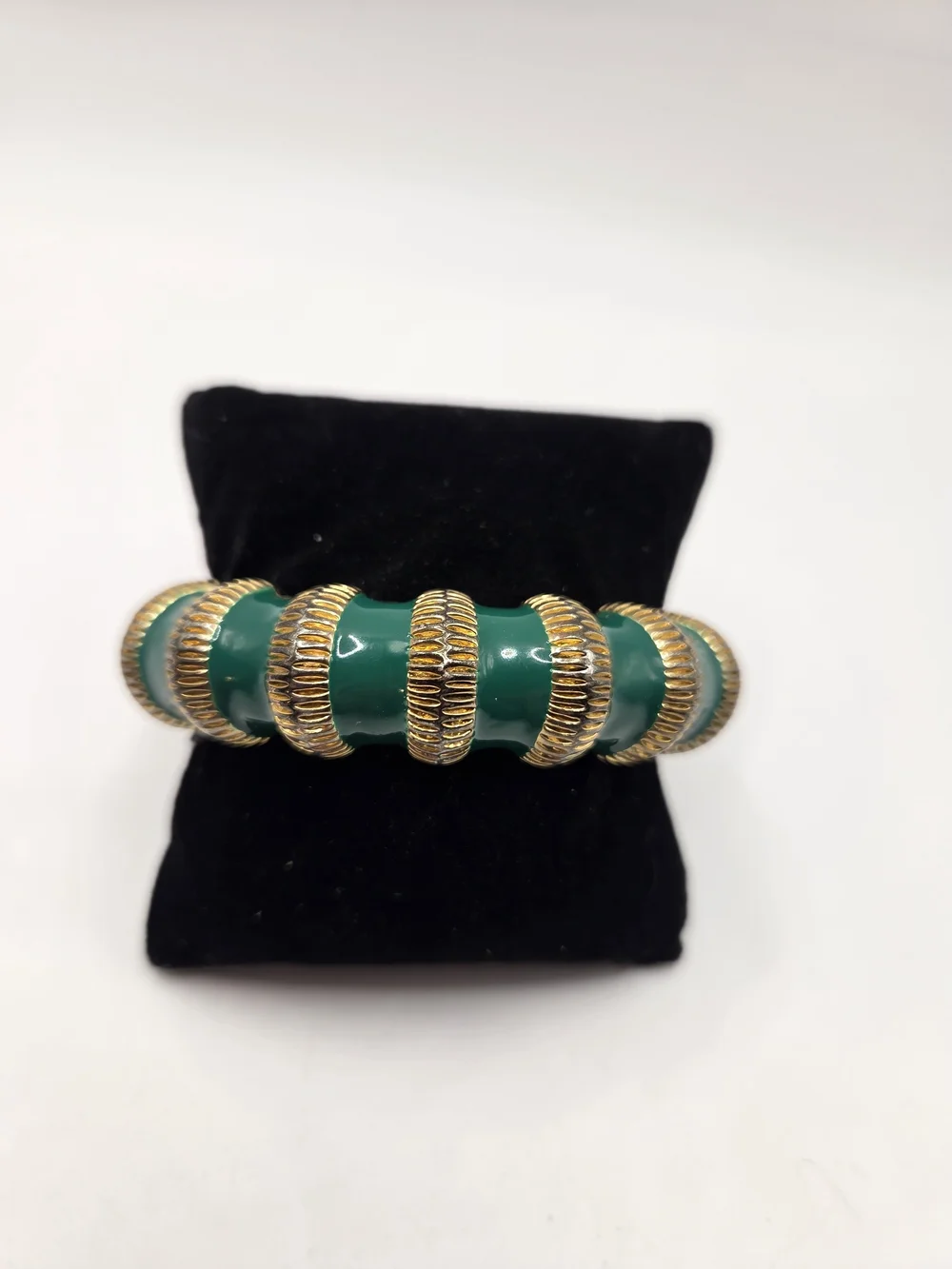 Vintage 1686 gold